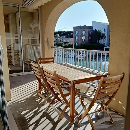 Apartment Port